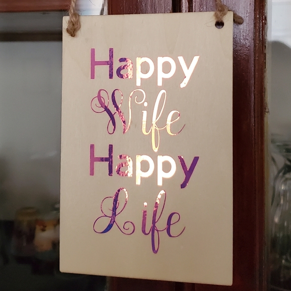 Handmade Happy Wife Happy Life Sign - Picture 2 of 2